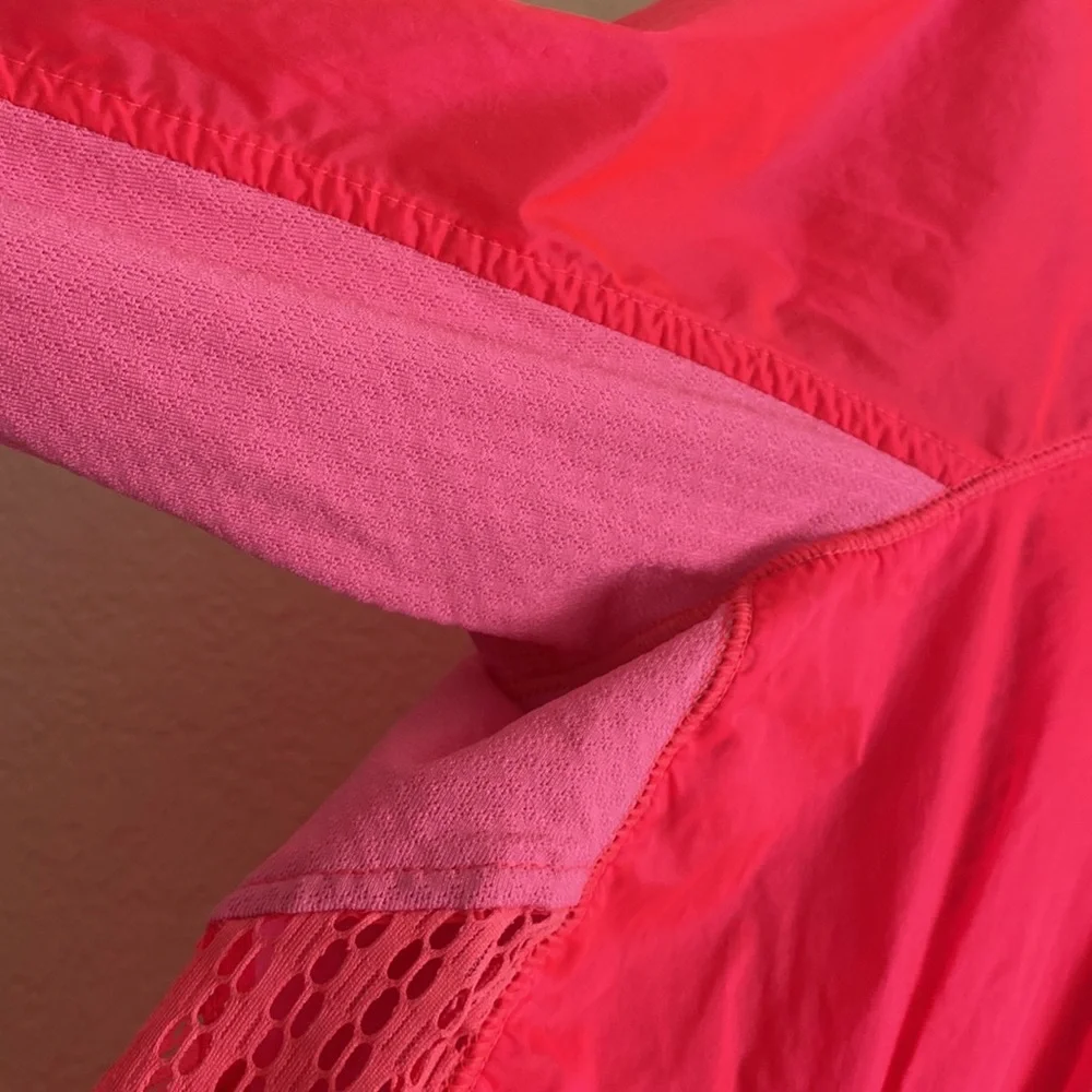 lululemon athletica color little below